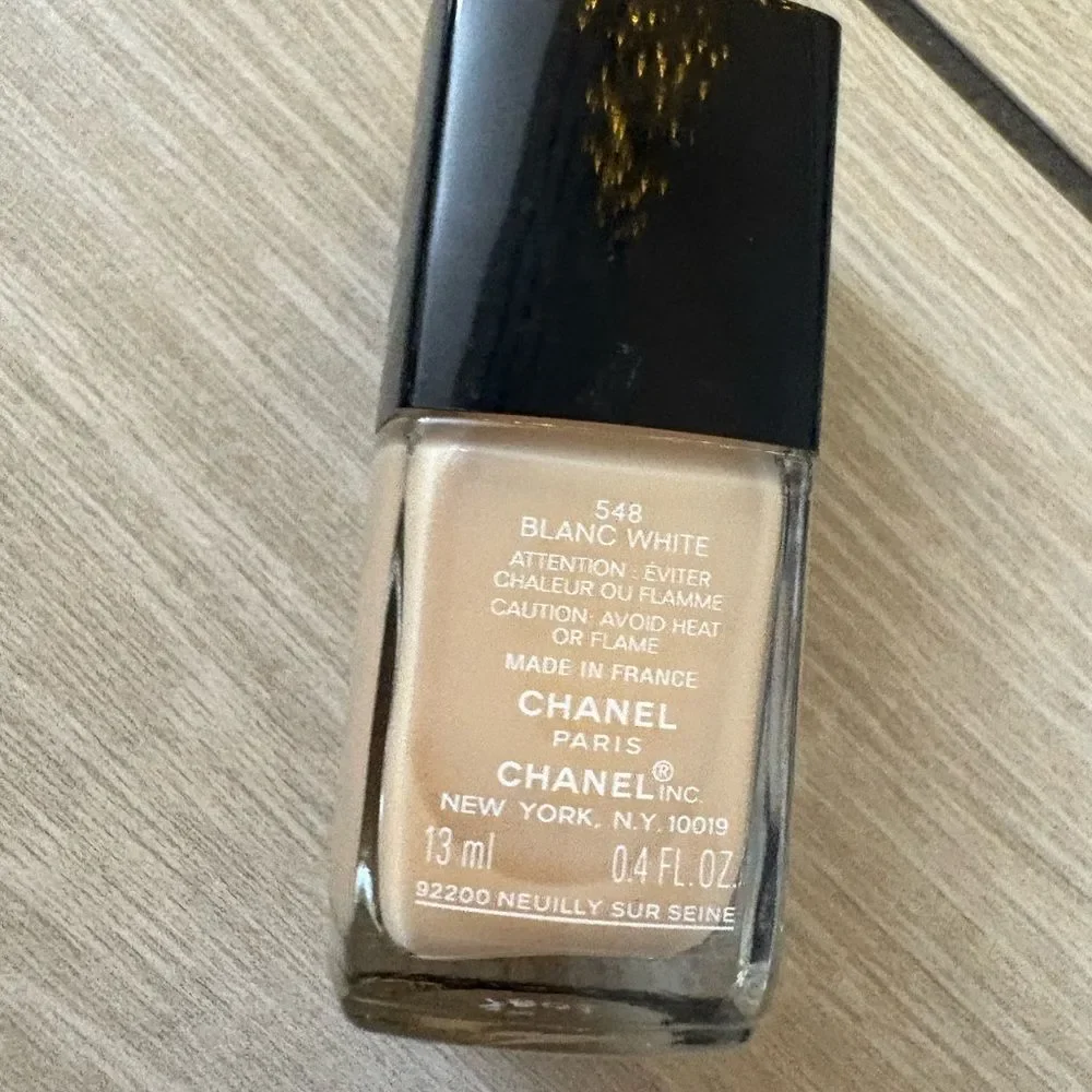 New Chanel Le Vernis Nail Polish - #548 blanc white